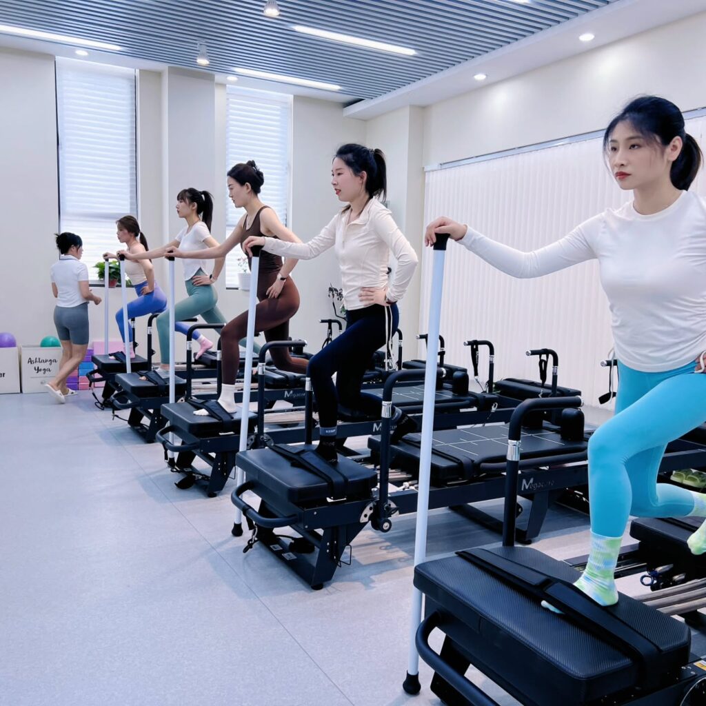 How to incorporate a heavy duty pilates reformer into your workouts 1 Pilates reformer equipment