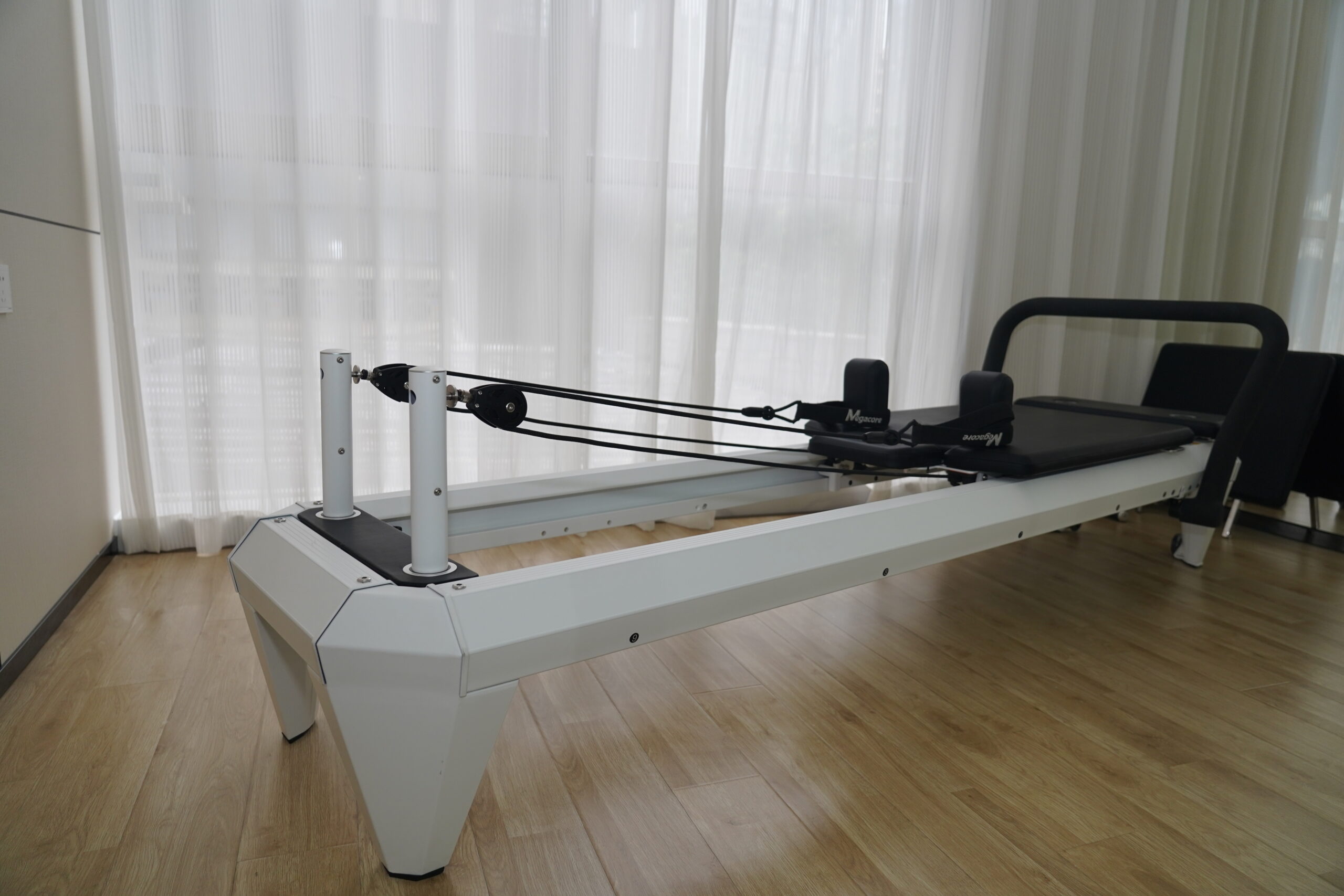 Boutique pilates studio equipment 2 Small rooms, high standards